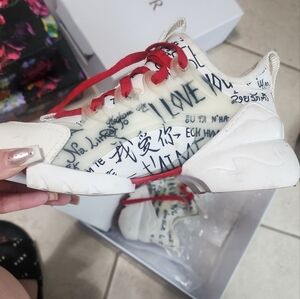Fashionable sneakers